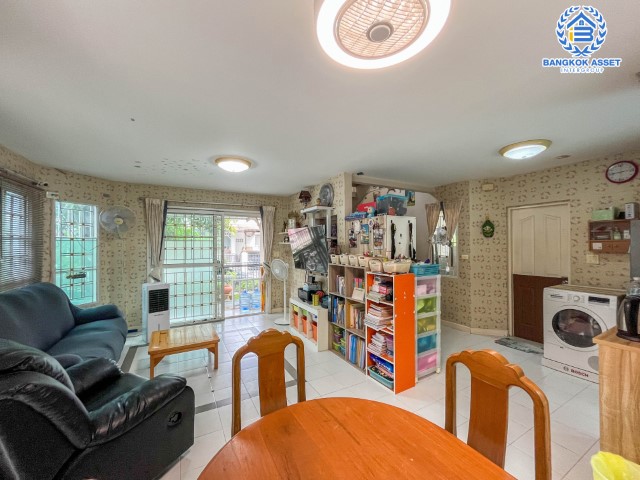 *****บ้านเดี่ยวมือสองย่านนนทบุรี ม.ชลลดา วัดลาดปลาดุก คุณภาพระดับ L&H เนื้อที่มากถึง 52.5 ตร.ว. ฟังก์ชัน 3 ห้องนอน 2 ห้องน้ำ 2 ที่จอดรถ แถมฟรี! 3 เครื่องปรับอากาศ และ 2 เครื่องทำน้ำอุ่น บนทำเลแห่งการเดินทาง ใกล้รถไฟฟ้าสายสีม่วง "สถานีคลองบางไผ่" และทางด่วน "กาญจนาภิเษก"